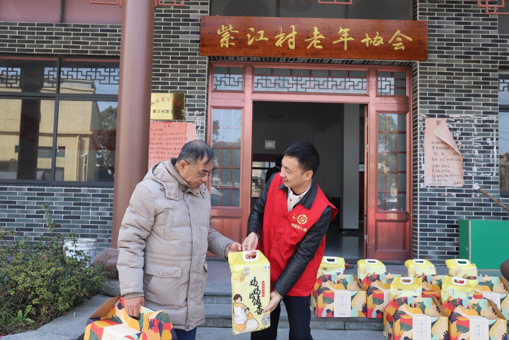 暖春意，敬老情-开云链接（中国）多年坚持慰问孤寡老人